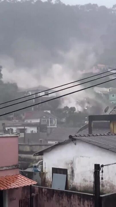 Influencer filma temporal em Petrópolis e mostra momentos de desespero