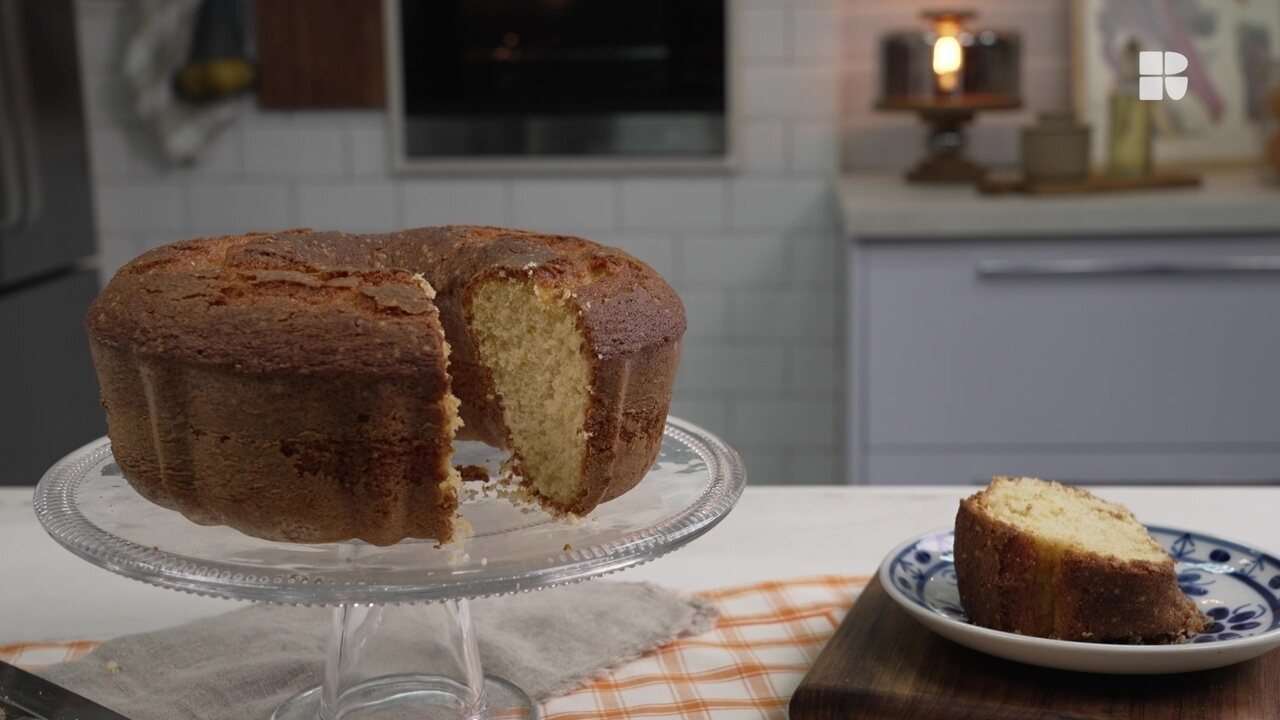 Bolo de laranja com casca no liquidificador