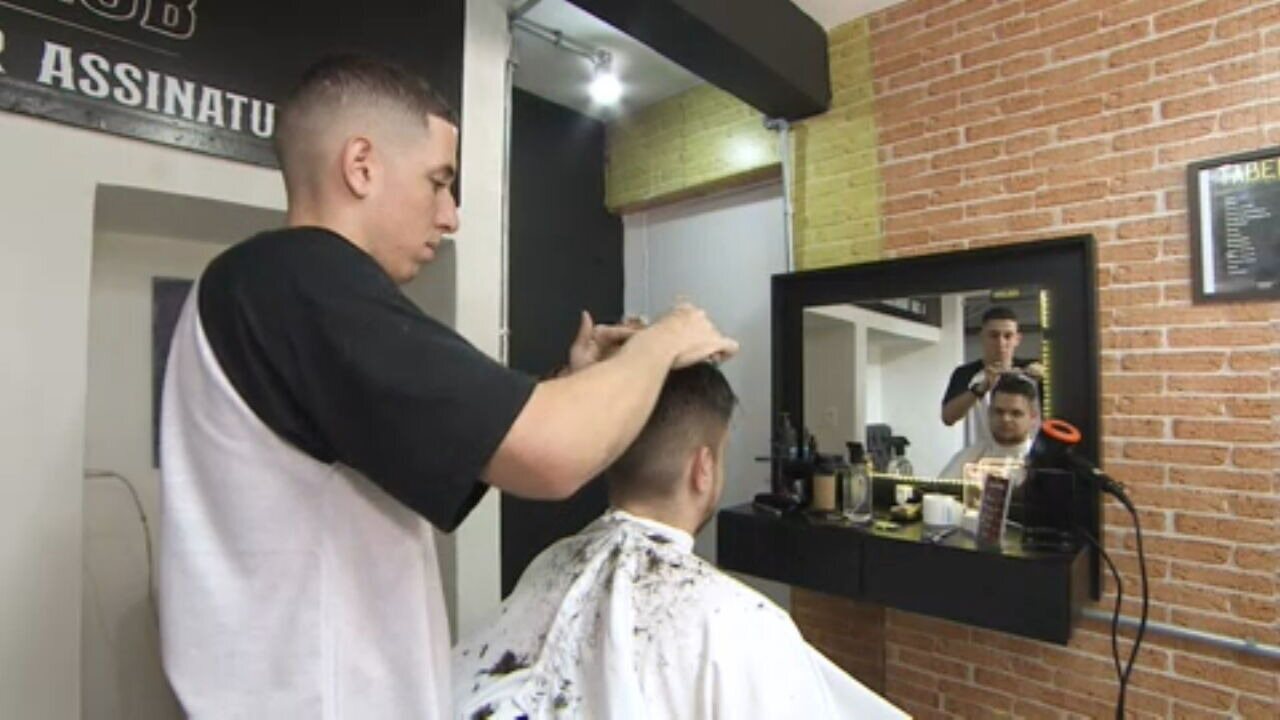 Irmãos criam barbearia por assinatura e resolvem problema da sazonalidade nos atendimentos