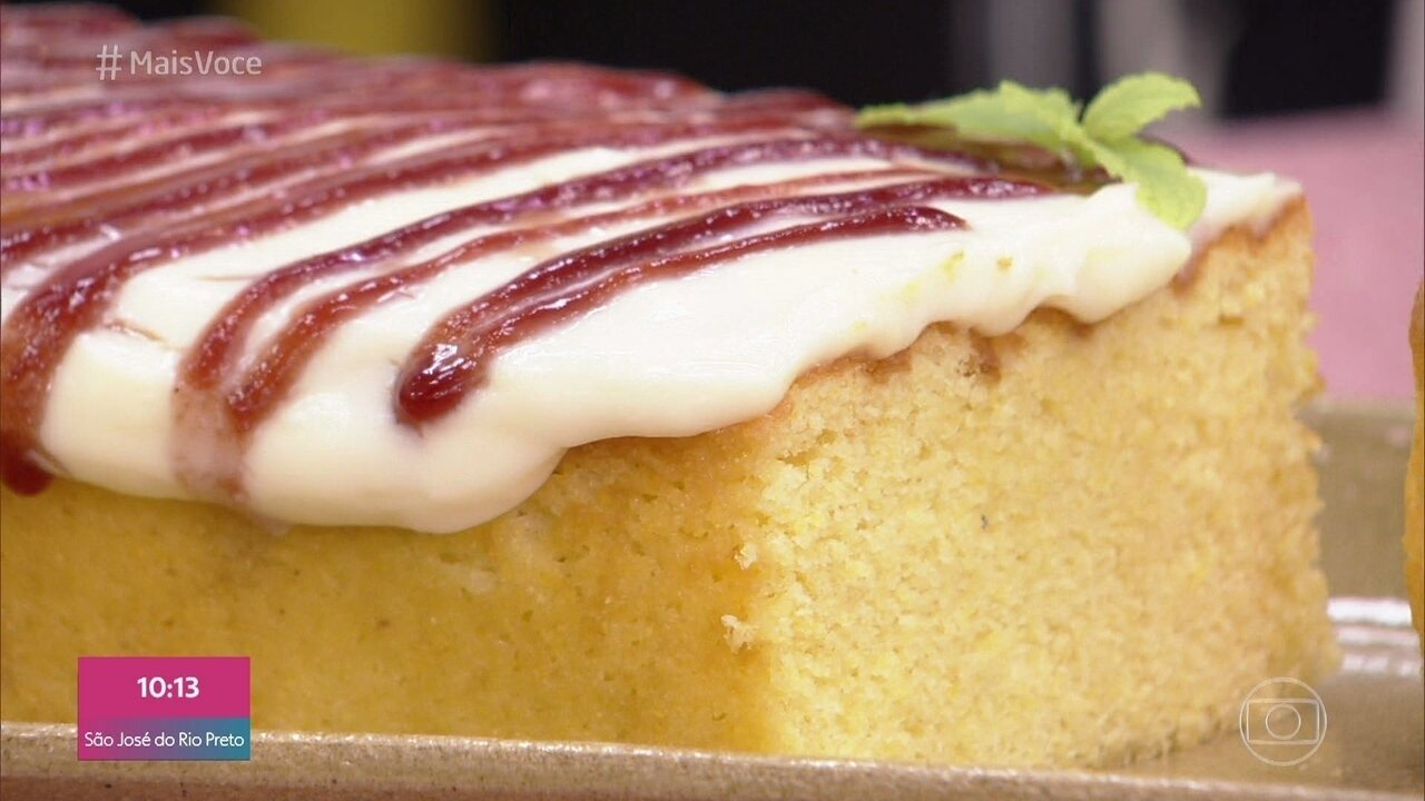 Bolo de Fubá com Queijo e Goiabada