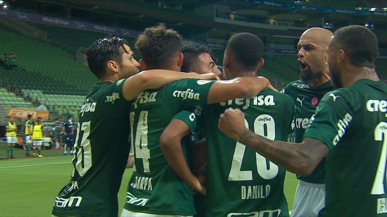 Gol do Palmeiras! Após chute de Scarpa, Willian pega sobra e amplia, aos 36' do 2º Tempo