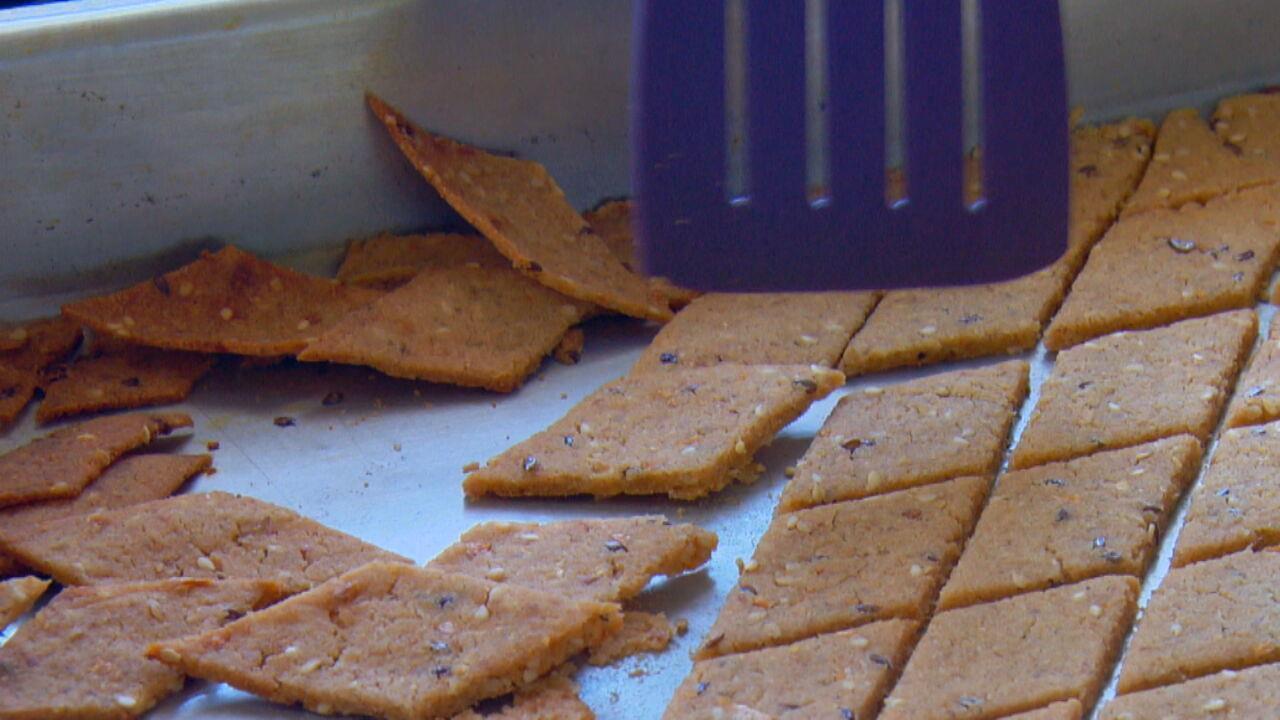 Brasileirinho: aprenda a fazer o biscoito que é feito de arroz e feijão