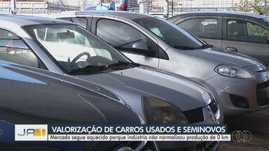 Mercado de carros usados e seminovos segue aquecido em Goiás - Mercado segue aquecido porque indústria não normalizou produção de 0 km.