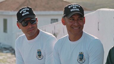 Abrolhos - Paulo vai até Abrolhos com a atriz Luciana Paes, e conhece as pessoas que morar numa ilha isolada cuidando da natureza e das baleias jubarte.