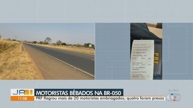 Fim de semana em Catalão é marcado por acidentes de trânsito - PRF flagrou mais de 20 motoristas embriagados.