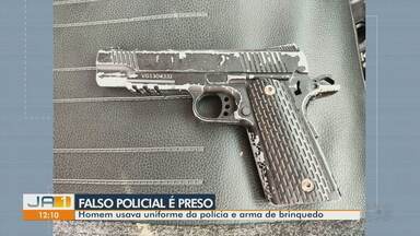 Homem suspeito de se passar por policial é preso no Distrito Federal - Homem usava uniforme da polícia e arma de brinquedo.