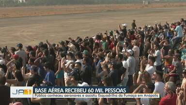 Base Área de Anápolis recebe 60 mil pessoas para participar da ação 'Portões Abertos' - Público conheceu as aeronaves e assistiu a Esquadrilha da Fumaça.