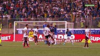 Bastidores | Cruzeiro 0x1 Flamengo - O Mengão venceu mais uma partida no Campeonato Brasileiro 2024 e a FlaTV registrou os bastidores desse jogão, que você pode conferir agora. Com um gol de David Luiz de falta, o Flamengo derrotou o Cruzeiro, pelo placar de 1x0, em Minas Gerais. Confira!