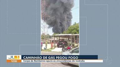 Caminhão de gás pega fogo; Corpo de Bombeiros apura circunstâncias - Caminhão de gás pega fogo; Corpo de Bombeiros apura circunstâncias