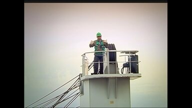 Navegação de cabotagem - O comércio pelos mares do Brasil. Numa viagem pelo Espírito Santo e por São Paulo, equipe embarcou num navio gigante que transporta toneladas de mercadoria.