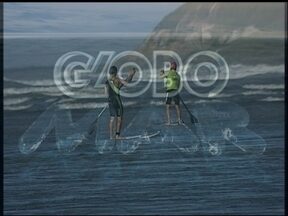 Stand Up - Para praticar o stand up paddle, esporte originário do Havaí no qual se rema em pé em cima de uma prancha, Glenda e a equipe do Globo Mar foram até a Praia de Ibiraquera, em Santa Catarina. O local é ideal para a prática do esporte, já que é delimitado, por um lado, pelo mar revolto e, por outro, por uma lagoa de ondas calmas.