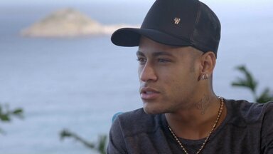 Neymar - Fernanda Souza e Neymar comentam a origem simples do jogador e falam sobre Davi Lucca e o Instituto Neymar. No final, o craque recebe uma surpresa.