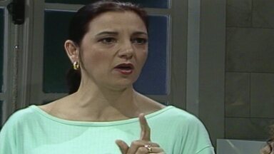 Capítulo de 25/04/1994 - Alexandre e Mauro arquitetam um plano para separar Téo de Diná. Raul e Téo sugerem que Estela namore Alberto. Carmem conversa com Lisa sobre o amor que teve no passado.