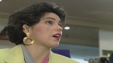 Capítulo de 07/10/1993 - Jorge sofre. Miriam interroga Elisa. Tio Zé sai da prisão e tenta visitar Maria Carolina no orfanato. Jorge cobra um favor de Varela. Cláudia vê Lucas em uma festa.