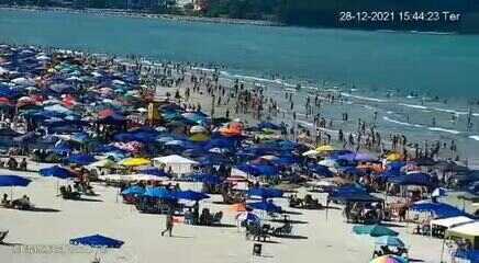 Câmera na área Sul da Praia Central mostra movimentação em Balneário Camboriú