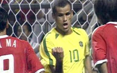 Os melhores momentos de Brasil 4 x 0 China (2002)