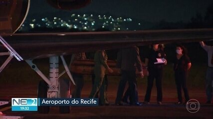 Corpo do indigenista Bruno Pereira chega ao Recife em avião da Polícia Federal