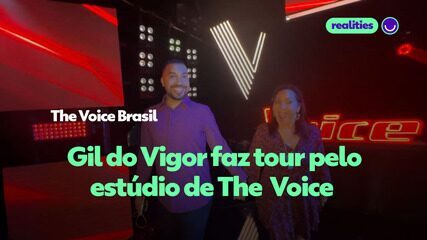 Gil do Vigor faz tour pelo estúdio do The Voice com a sua mãe