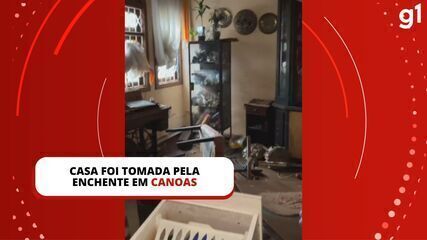 Casa foi tomada pela enchente em Canoas