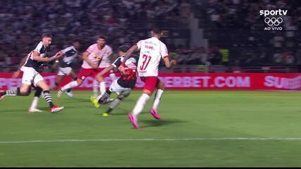 Aos 14 min do 2º tempo - gol de dentro da área de Adson do Vasco contra o Bragantino