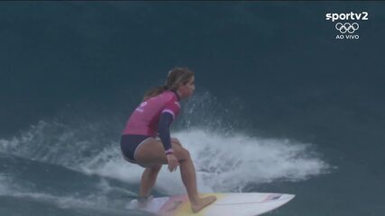 Caroline Marks tira 7.50 na primeira onda da final feminina de surfe