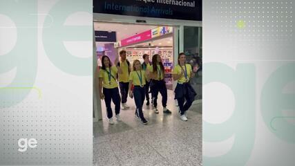 Equipe de ginástica artística chega ao Brasil e é recepcionada com aplausos no aeroporto