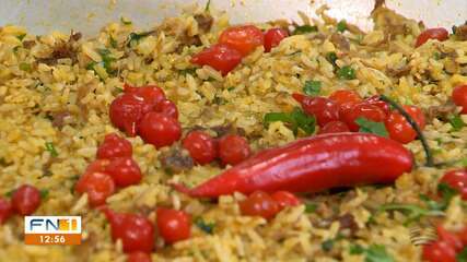 Com temperos especiais, como pimentas e páprica, aprenda a preparar Arroz de Costela