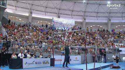 Rebeca Andrade se apresenta na classificatória das barras assimétricas no Campeonato Brasileiro de Ginástica