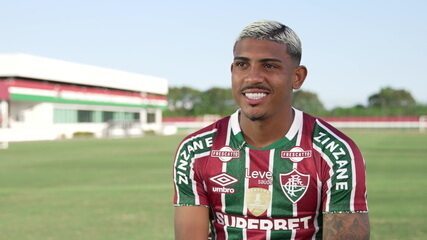 John Kennedy, do Fluminense, cita dificuldade de lidar com tentações na vida de jogador de futebol