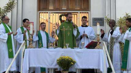 Fiéis caminharam de Engenheiro Schmidt até Cedral em celebração ao Padre Mariano