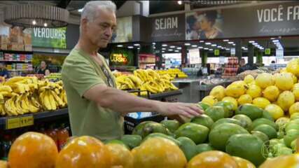 Calor e dólar alto fizeram preços das frutas subirem acima da inflação