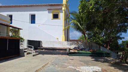 Imóvel que era usado como bar é reintegrado à Igreja em Fernando de Noronha