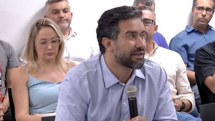 Caio Cunha rebate Mara Bertaiolli em coletiva de imprensa