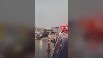 Florianópolis amanhece com chuva, novos alagamentos e vias fechadas; VÍDEO