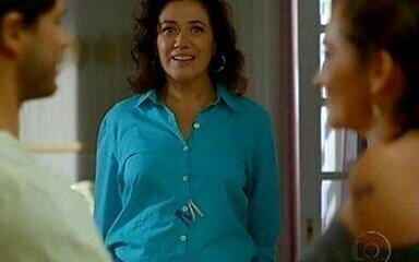 Cena do quarto episódio “Vida Real: Dá para Inventar?” do seriado 'Divã' (26/04/2011): Mercedes (Lilia Cabral) fica surpresa ao descobrir que Dora (Gisele Fróes) é a nova namorada de seu filho.