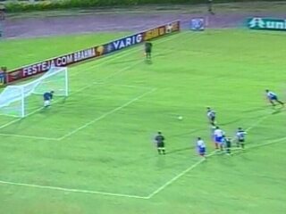 Em 2003, Santos goleia Bahia por 7 a 4 pelo Campeonato Brasileiro