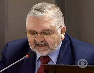 Reportagem de Fábio William e comentários de Heraldo Pereira sobre o pedido de condenação de 37 dos 40 denunciados pelo mensalão, Jornal da Globo, 07/07/2011.