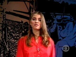 Tássia Camargo apresenta no programa o videoclipe da música 'Feijão Maravilha', do grupo 'As Frenéticas', tema de abertura da novela homônima, 24/04/1983.