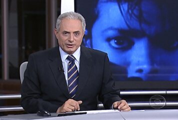 William Waack apresenta a edição especial do Jornal da Globo em homenagem a Michael Jackson, no dia em que o cantor faleceu. Jornal da Globo, 25/06/2009.