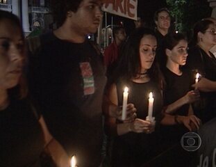 Reportagem de Edney Silvestre sobre a manifestação de paz realizada no Rio de Janeiro após a morte do menino João Hélio, Jornal Nacional, 10/02/2007.