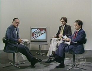 Estreia do programam Sem Censura, com entrevista com Paulo Maluf, então governador de São Paulo, realizada pelos jornalistas Marco Antônio Rocha, Antônio Britto e Augusto Nunes, em 09/03/1982.