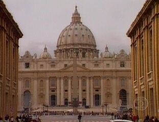 Reportagem de Ilze Scamparini direto do Vaticano sobre os preparativos da igreja católica para a comemoração do jubileu cristão, Jornal Nacional, 22/10/1999.