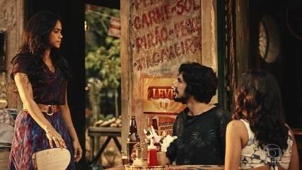 Miguel (Gabriel Leone) e Olívia (Giullia Buscacio) se conhecem e conversam sobre técnicas sustentáveis de cultivo na região. Luzia (Lucy Alves) chega e impede aproximação.