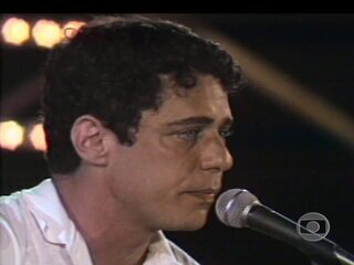 Ao violão, Chico Buarque canta “O que será”. 17/02/1982.