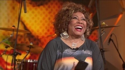 Alcione homenageia samba e celebra seus 70 anos com show no ‘Fantástico’, 26/11/2017.