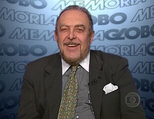 Entrevista exclusiva do ator Luiz Carlos Miele ao Memória Globo sobre o início da carreira, no rádio.