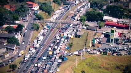 Caminhoneiros reclamam do preço do combustível no país. 'Profissão Repórter', 30/05/2018