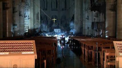 TV francesa mostra interior da Notre-Dame após incêndio