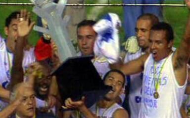 Em 2004, melhores momentos de Flamengo 0 x 2 Santo André, pela final da Copa do Brasil