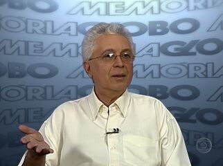 Em entrevista exclusiva ao Memória Globo, realizada em 14/07/2008, o autor Aguinaldo Silva fala sobre sobre o triângulo amoroso e a discussão sobre sexualidade na novela “Duas Caras”.